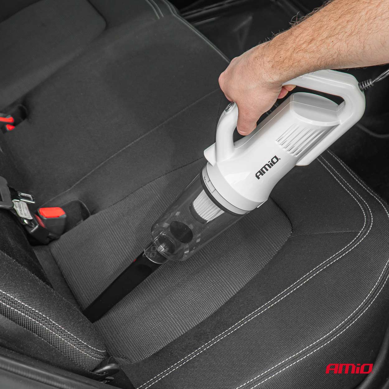ASPIRATEUR DE VOITURE 12V 60W AVEC EMBOUTS AMIO