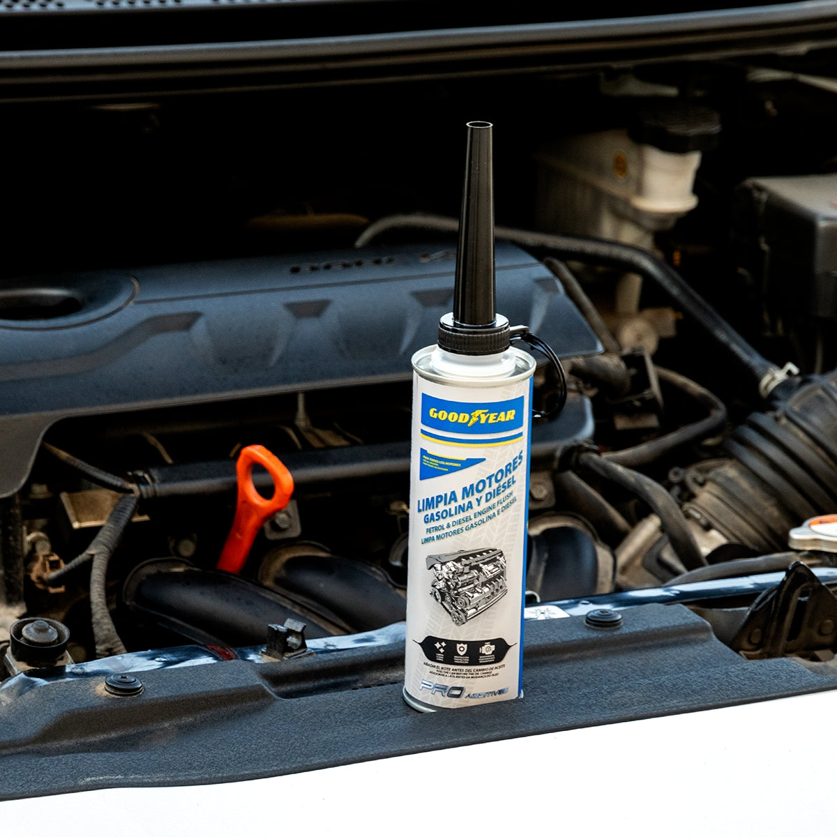 NETTOYANT MOTEUR ESSENCE ET DIESEL 300ML GOODYEAR