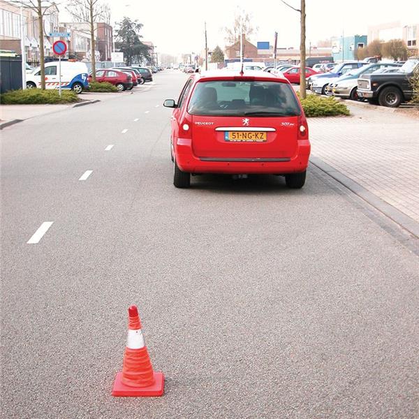 CONE DE SECURITE HAUTE VISIBILITE PLIABLE AVEC LED CLIGNOTANTE CARPOINT z